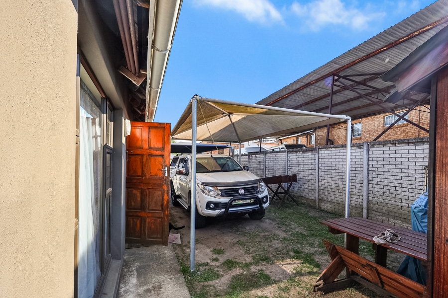 2 Bedroom Property for Sale in Sunnyridge Eastern Cape
